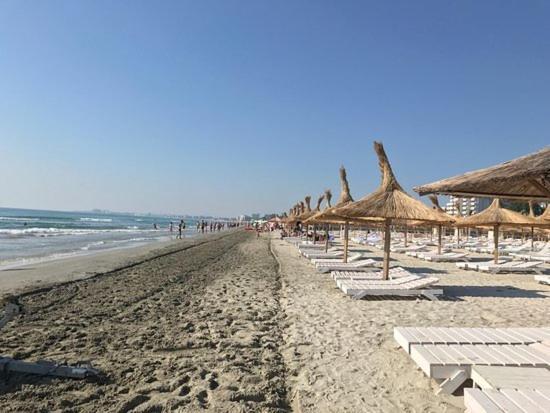 Emi Apartment Mamaia Năvodari Exterior foto